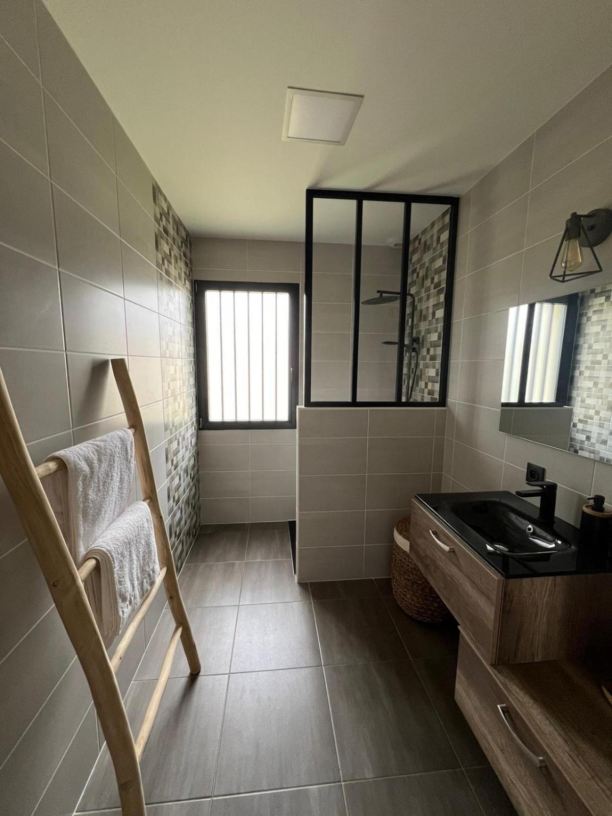 Maison De Charme Avec Piscine Hébergement de vacances *